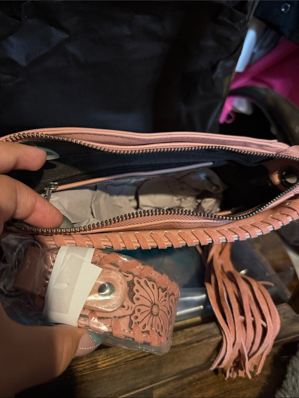 Trinity Ranch Cross Body purse - Picture 3 of 4